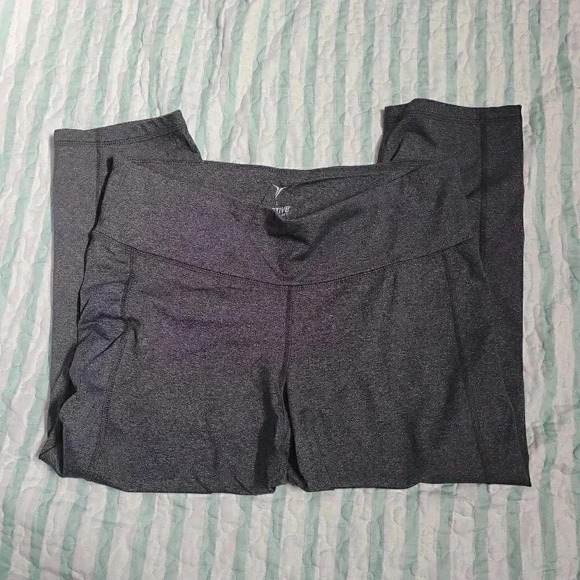 Old Navy Active Capris L - Picture 2 of 4